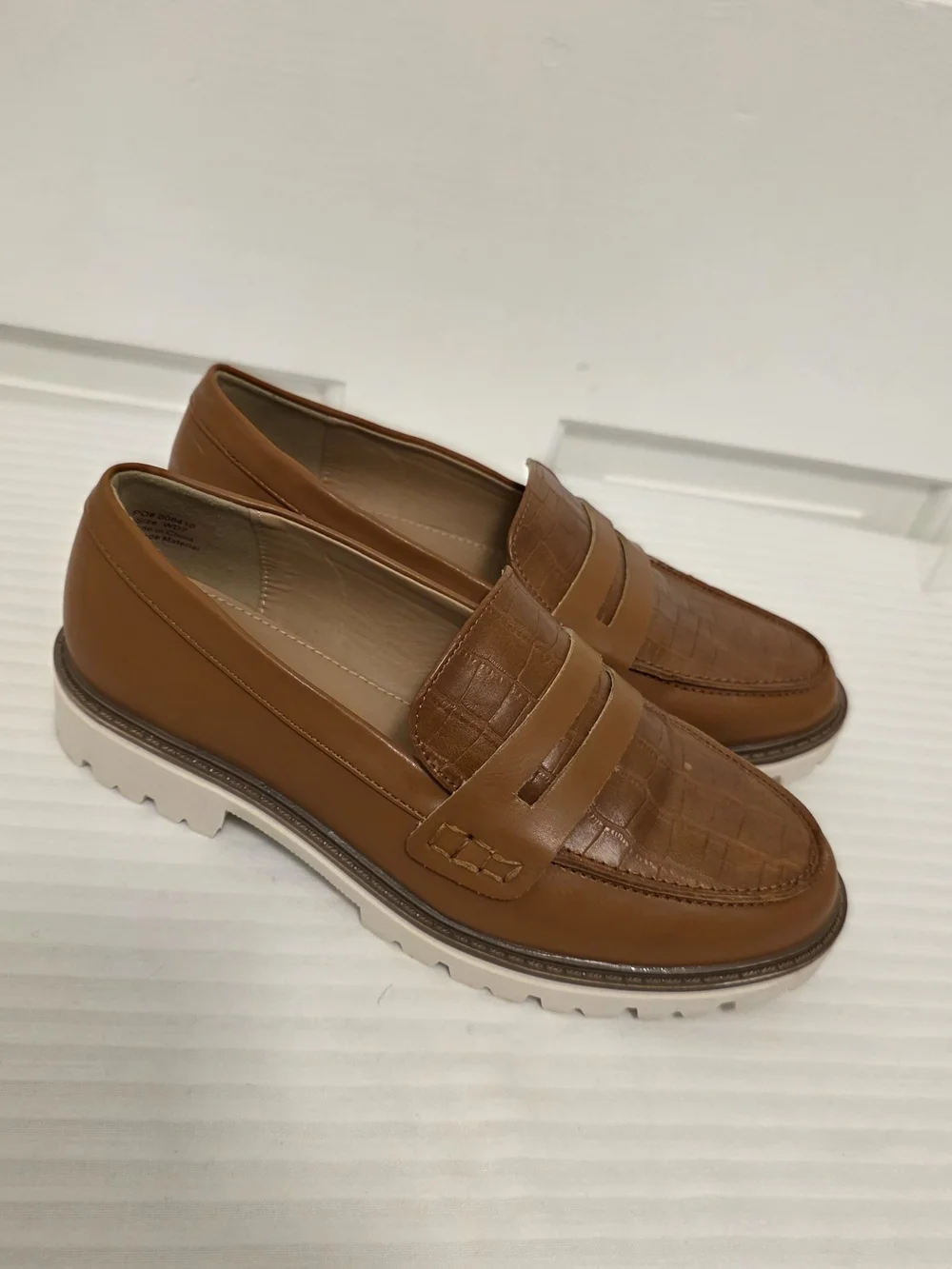 Journee Collection Kenly Penny Loafers Size 7W, Business Casual Lug Sole